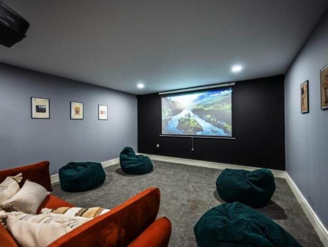 Studio for rent in Cat Hill