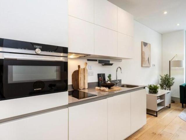 Studio for rent in Cat Hill