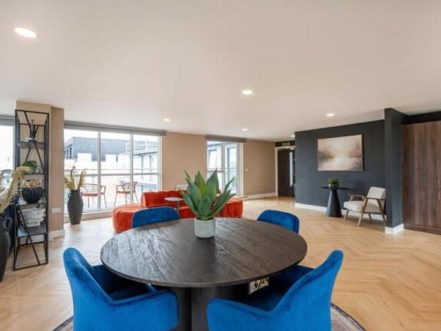 Studio for rent in Cat Hill