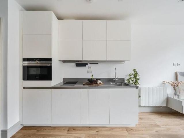 Studio for rent in Cat Hill