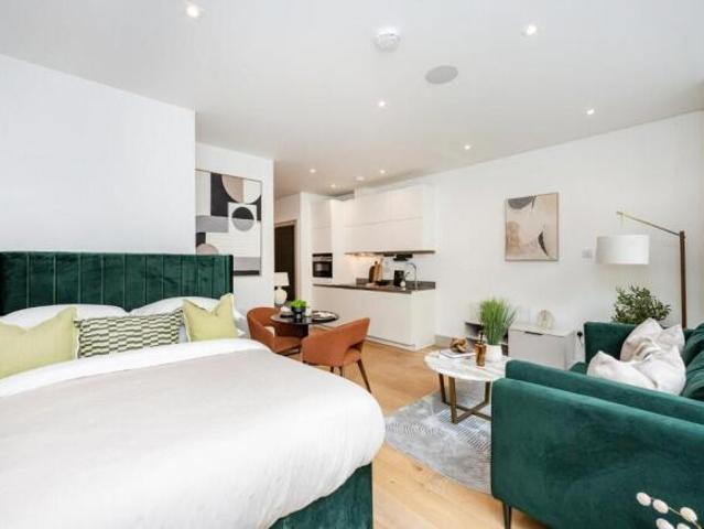 Studio for rent in Cat Hill