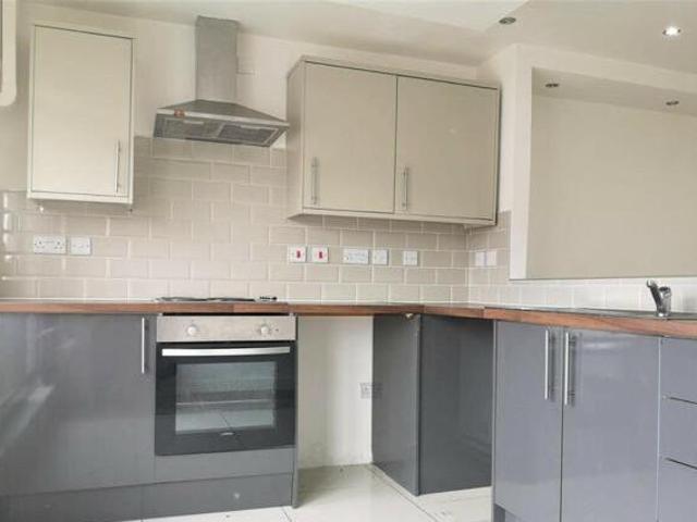 House for rent in Oakwood, West Yorkshire