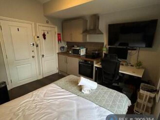 Studio for rent in Cat Hill