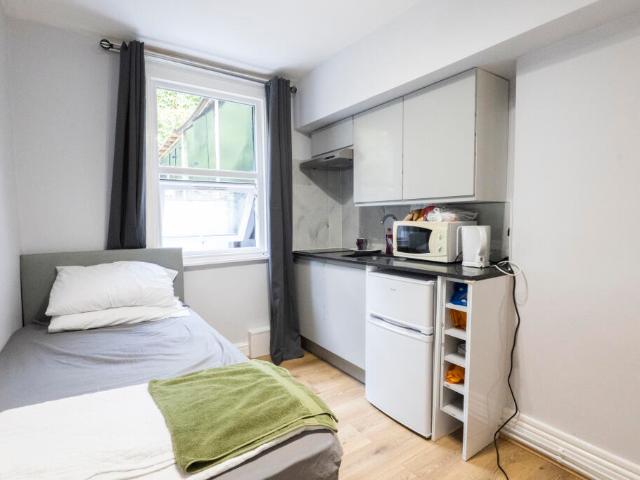 Studio for rent in Royal Borough Of Kensington And Chelsea