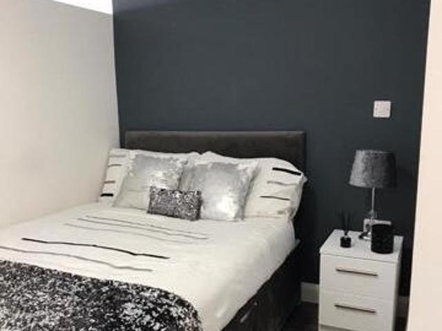 House for rent in Calderstones