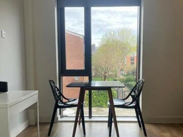 House for rent in Calderstones