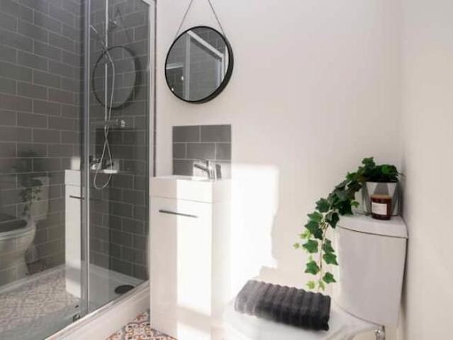Studio for rent in East Midlands