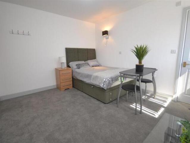 Studio for rent in Newtown, Reading