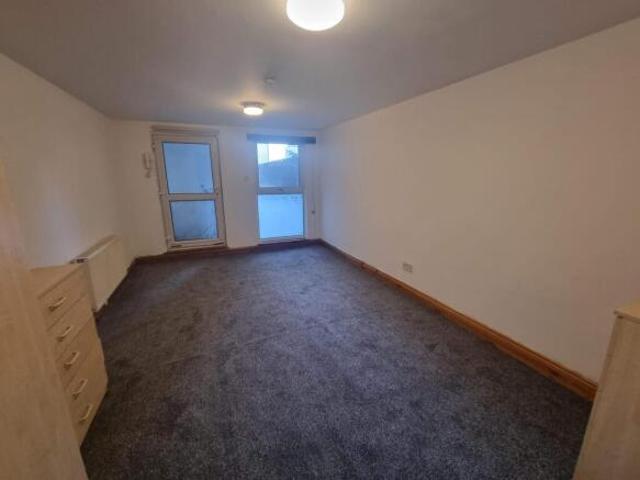 Studio for rent in Tooting Graveney, Greater London