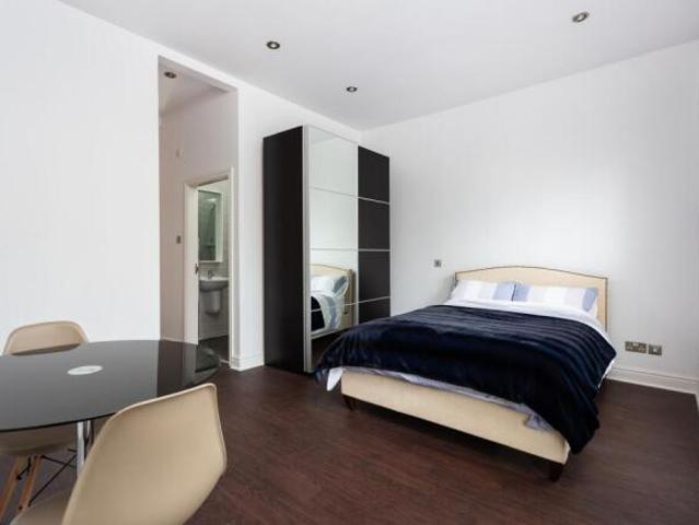 Flat for rent in Grays, Essex