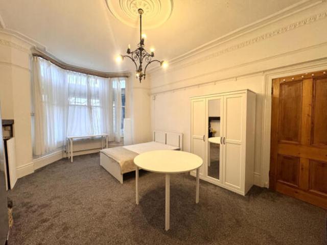 Studio for rent in Ealing, Greater London