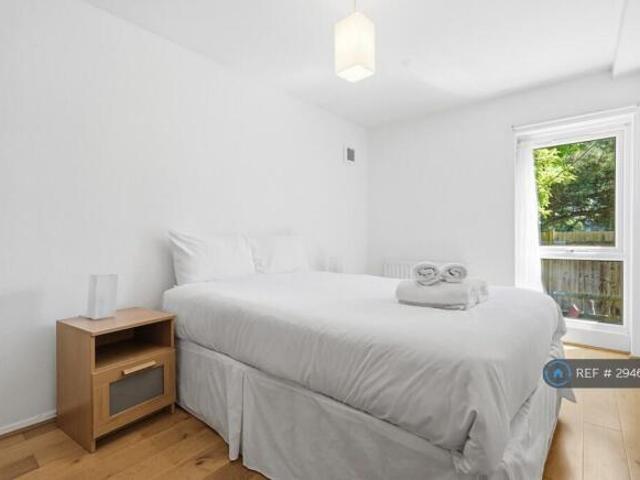 Studio for rent in Cat Hill