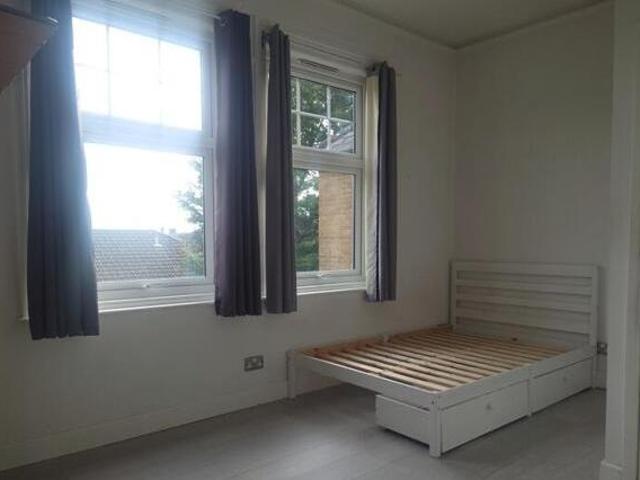 House for rent in Allington, Midway