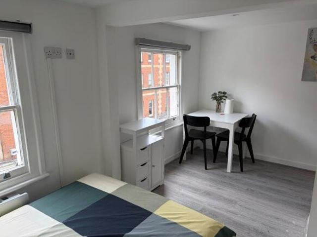 Studio for rent in Marchmont, Scotland