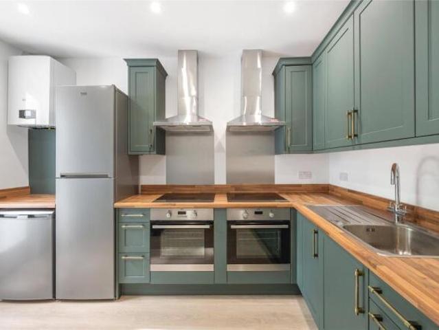 Studio for rent in Cat Hill