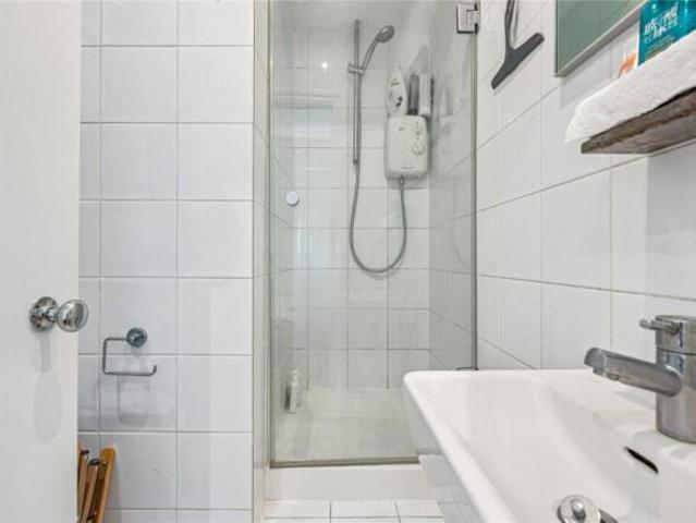 Flat for rent in Cat Hill