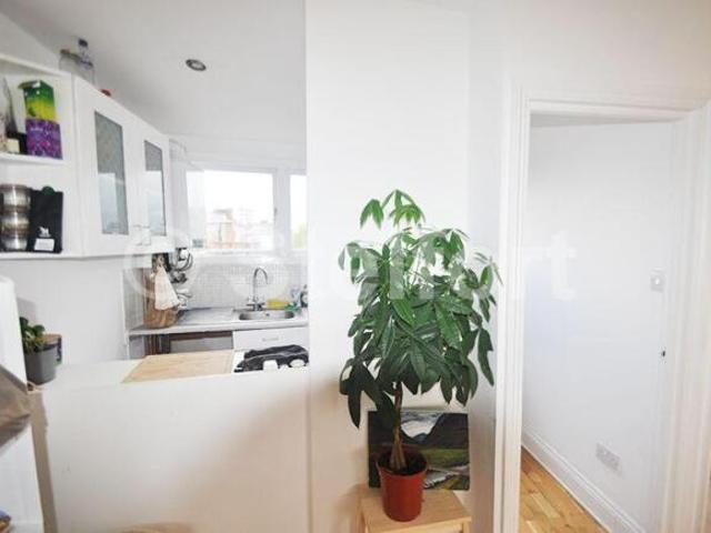 Flat for rent in Cat Hill