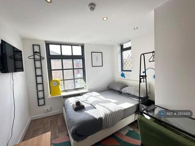 Studio for rent in Meanwood, West Yorkshire