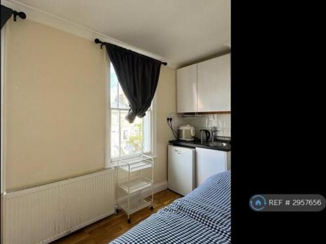 Studio for rent in Cat Hill