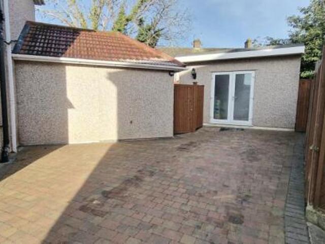 Studio for rent in North Watford, Hertfordshire