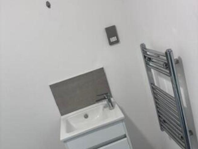 Studio for rent in East Midlands
