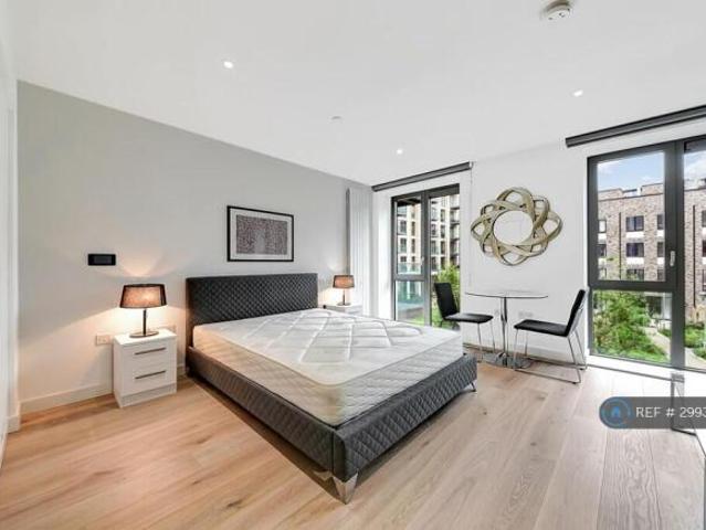 Studio for rent in Cat Hill