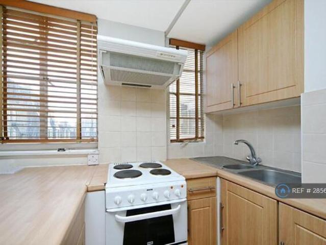 Studio for rent in Cat Hill