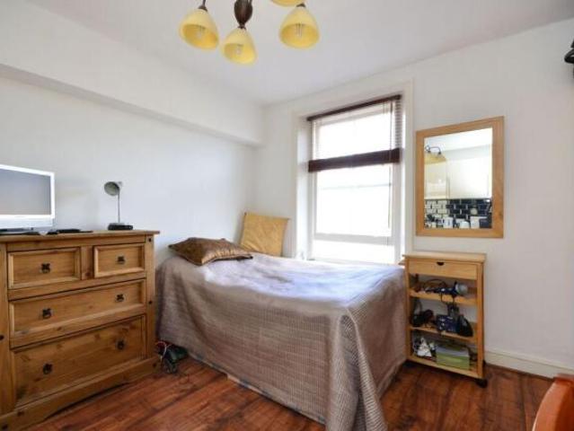 Studio for rent in Cat Hill