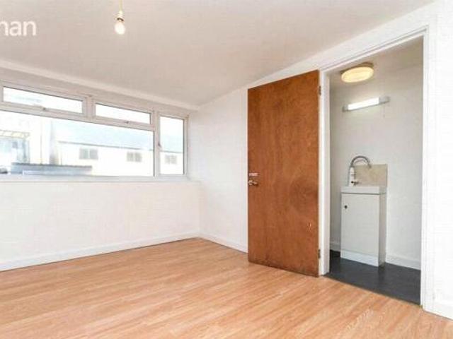 House for rent in Mount Pleasant, Iford