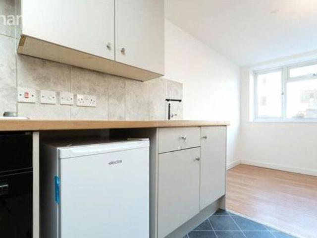 House for rent in Mount Pleasant, Iford