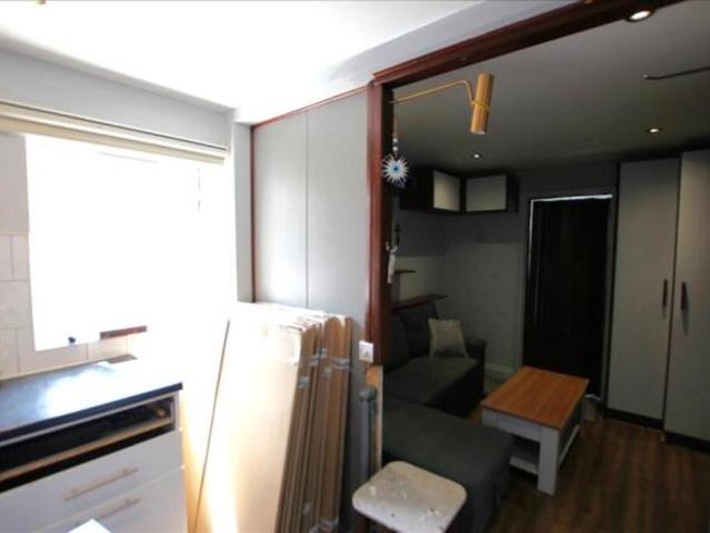 Flat for rent in Cat Hill