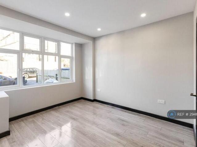 Studio for rent in Cat Hill