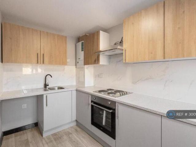 Studio for rent in Cat Hill