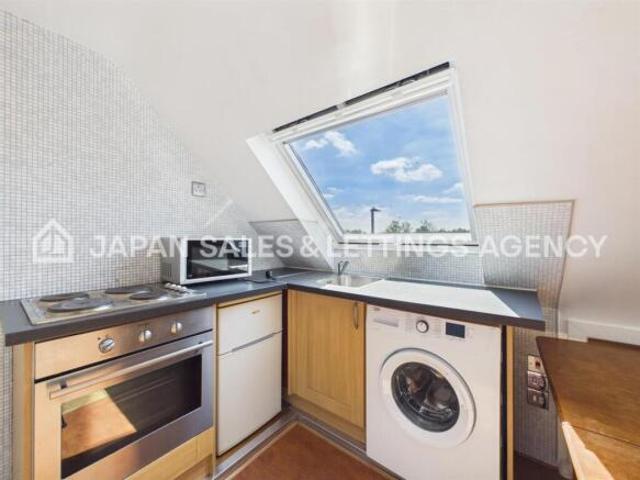 Flat for rent in Acton, Greater London