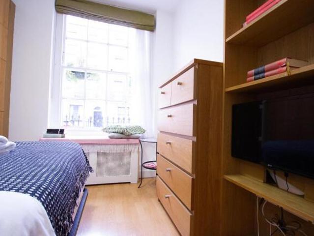 Studio for rent in Cat Hill