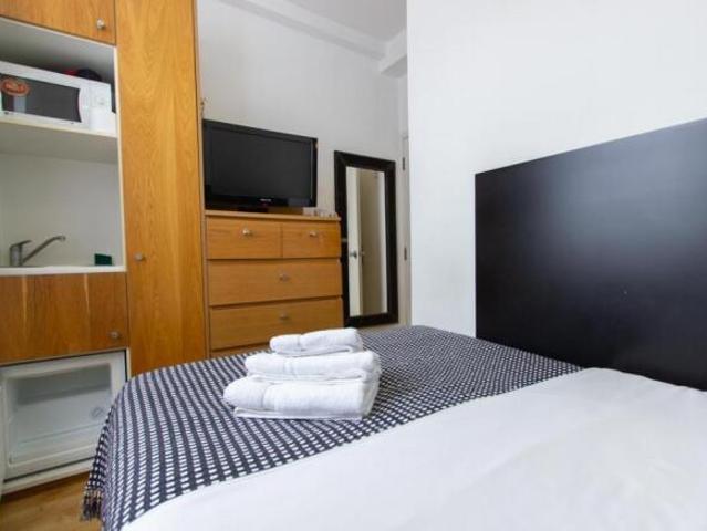 Studio for rent in Cat Hill