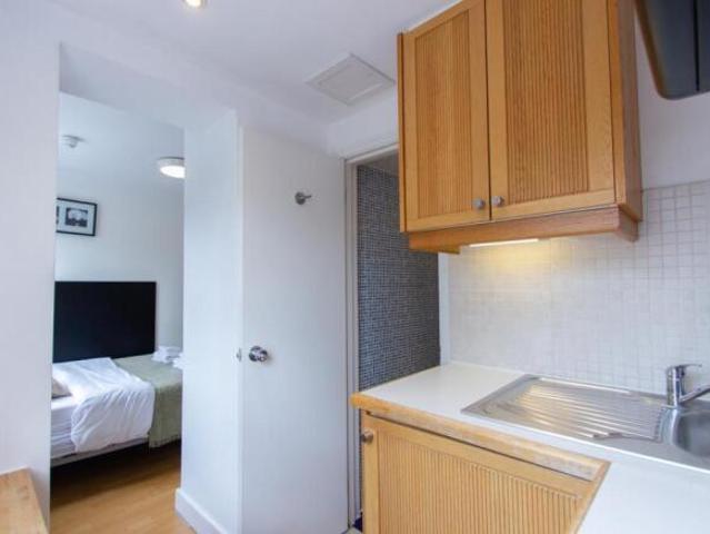 Studio for rent in Cat Hill