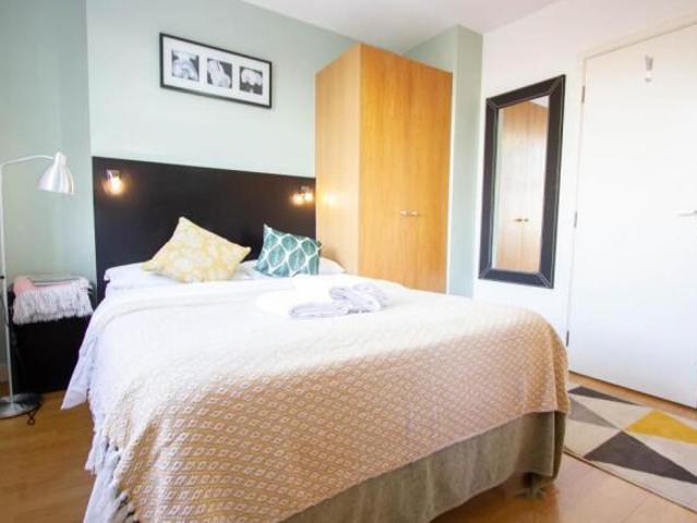 Studio for rent in Cat Hill