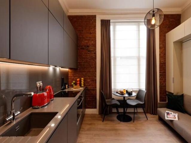 Studio for rent in Cat Hill, England
