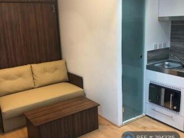 Studio for rent in Cat Hill