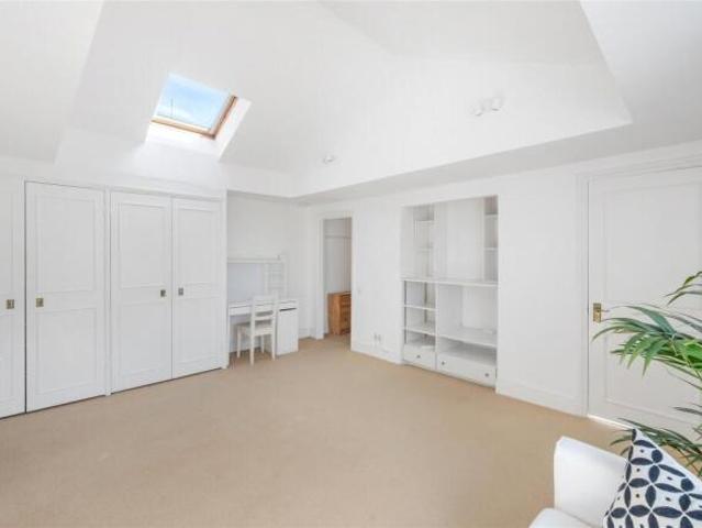 Flat for rent in Cat Hill