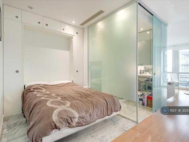 Studio for rent in Cat Hill