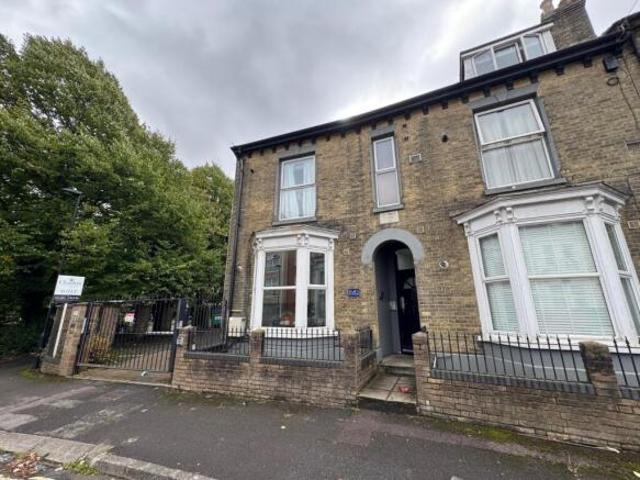 Flat for rent in Chilworth Old Village, Test Valley