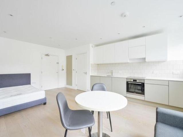 Studio for rent in London Borough of Lewisham, Blackheath