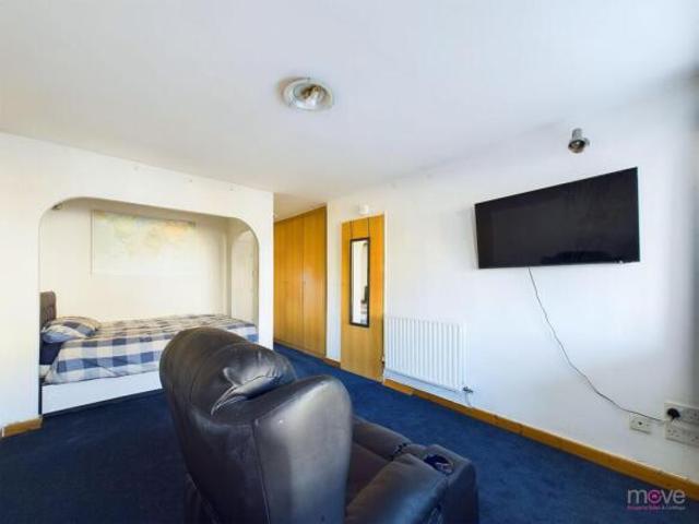 Studio for rent in School House, Gloucestershire
