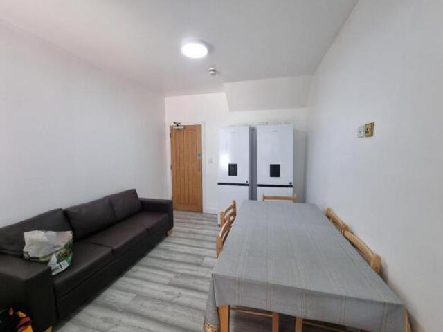 Studio for rent in Cat Hill