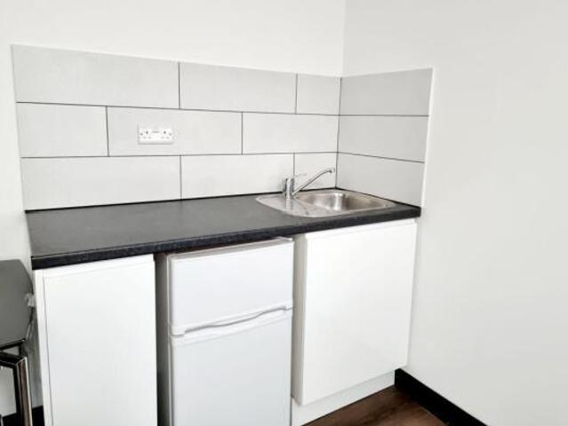 Studio for rent in Cat Hill, England
