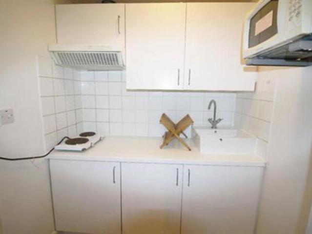 Flat for rent in Cat Hill