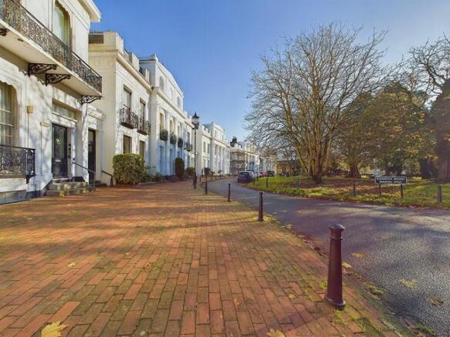 Studio for rent in Worthing, West Sussex