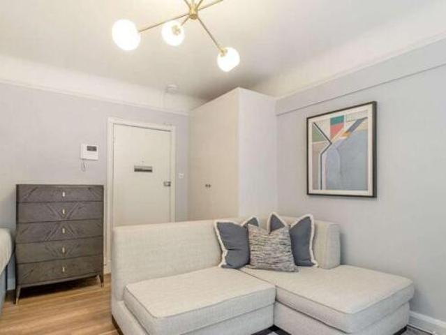 Studio for rent in Cat Hill